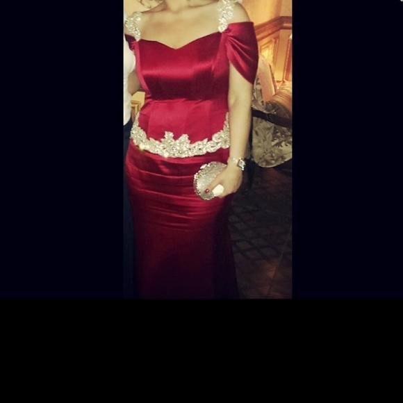 Red intricate detail Evening Gown - Picture 1 of 7